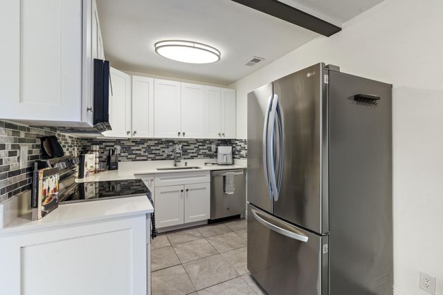 299 SW 7TH Street 2060, Boca Raton, FL 33432