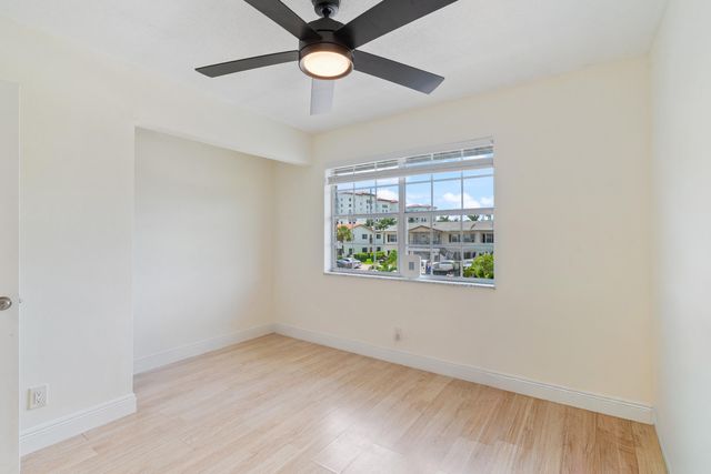 299 SW 7TH Street 2060, Boca Raton, FL 33432