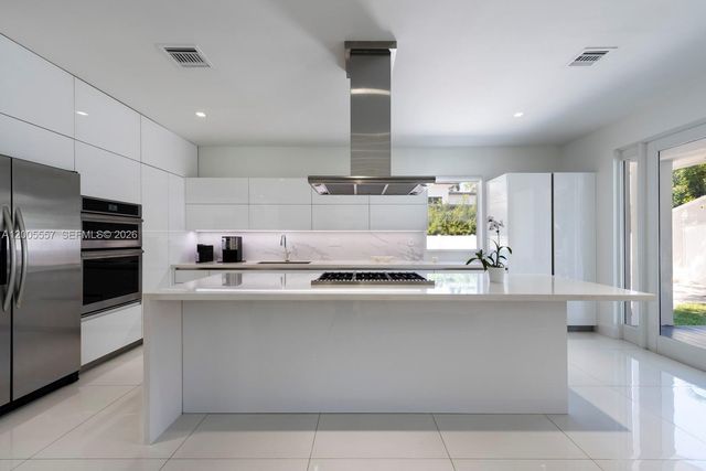 11555 Griffing Blvd, Biscayne Park, FL 33161