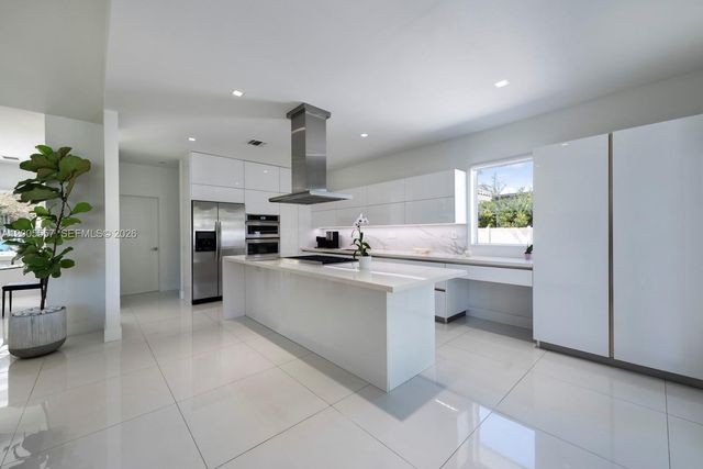 11555 Griffing Blvd, Biscayne Park, FL 33161