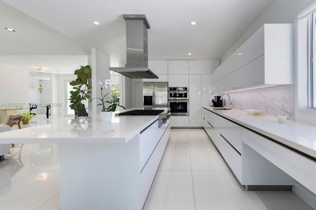 11555 Griffing Blvd, Biscayne Park, FL 33161