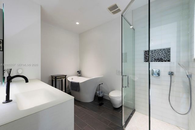 11555 Griffing Blvd, Biscayne Park, FL 33161