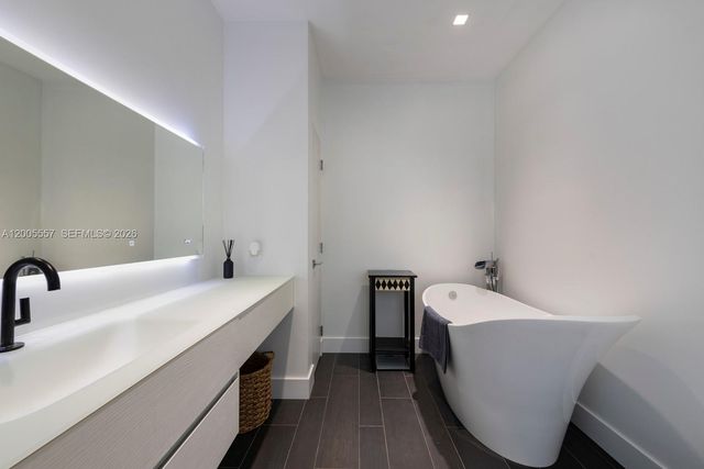 11555 Griffing Blvd, Biscayne Park, FL 33161