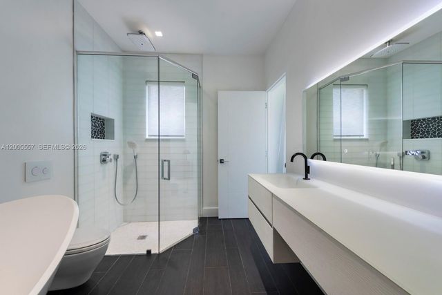 11555 Griffing Blvd, Biscayne Park, FL 33161