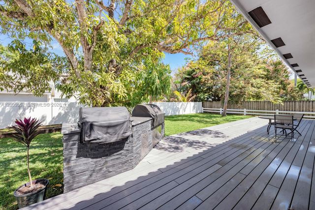 11555 Griffing Blvd, Biscayne Park, FL 33161