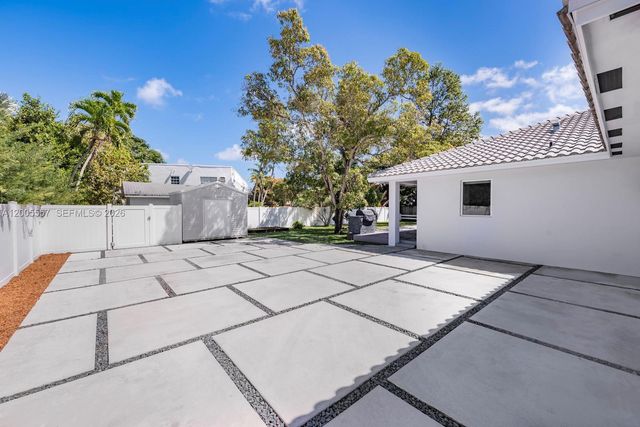 11555 Griffing Blvd, Biscayne Park, FL 33161