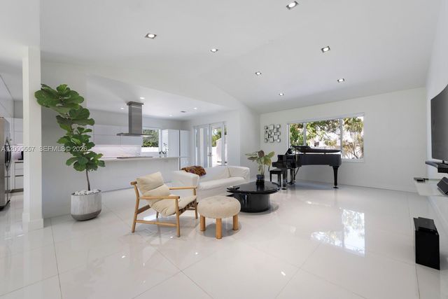 11555 Griffing Blvd, Biscayne Park, FL 33161