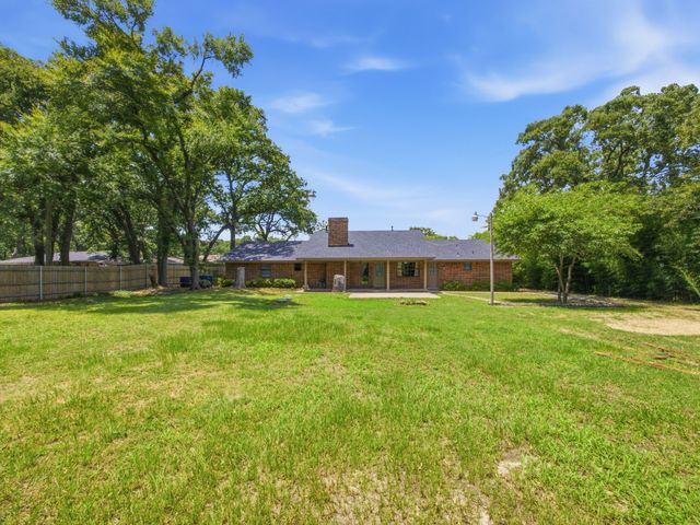 316 Shadywood Lane, Seagoville, TX 75159