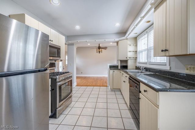 1211 Manitoulin Pike, Brunswick, OH 44212