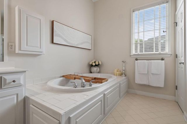 4678 Ivygate Circle SE 8E, Atlanta, GA 30339