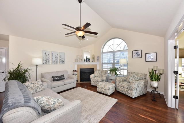 N50W25072 William DRIVE, Pewaukee, WI 53072