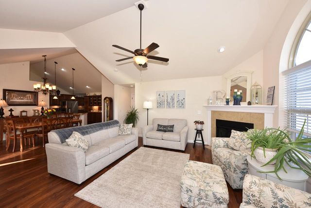 N50W25072 William DRIVE, Pewaukee, WI 53072