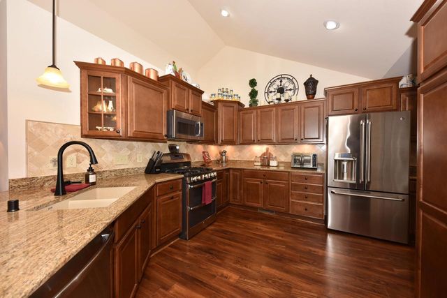 N50W25072 William DRIVE, Pewaukee, WI 53072