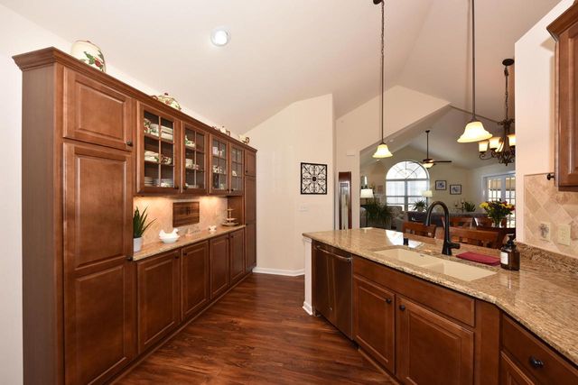 N50W25072 William DRIVE, Pewaukee, WI 53072