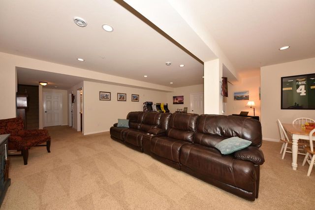 N50W25072 William DRIVE, Pewaukee, WI 53072