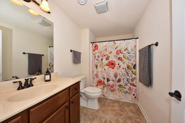 N50W25072 William DRIVE, Pewaukee, WI 53072