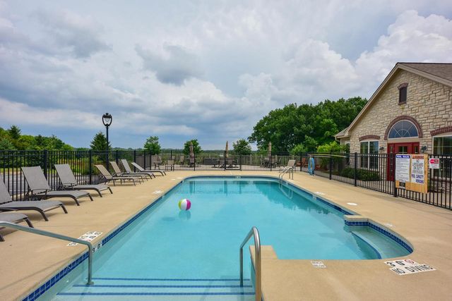 N50W25072 William DRIVE, Pewaukee, WI 53072