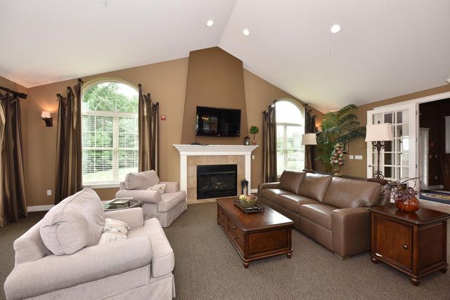 N50W25072 William DRIVE, Pewaukee, WI 53072