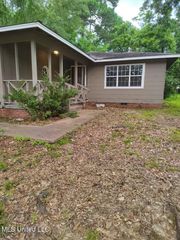 134 Wacker Drive, Jackson, MS 39206