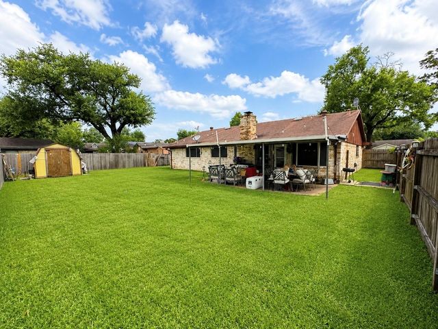 13826 Lantern Lane, Houston, TX 77015