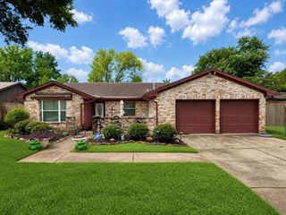 13826 Lantern Lane, Houston, TX 77015