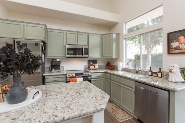 2520 Carmichael, Turlock, CA 95382