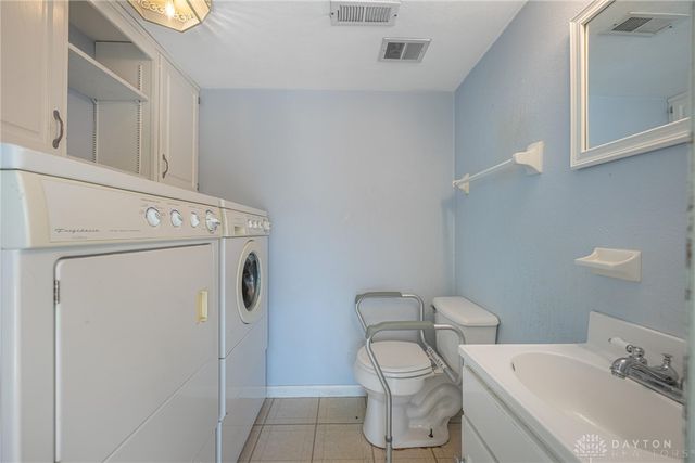2106 Wellington Court, Fairborn, OH 45324