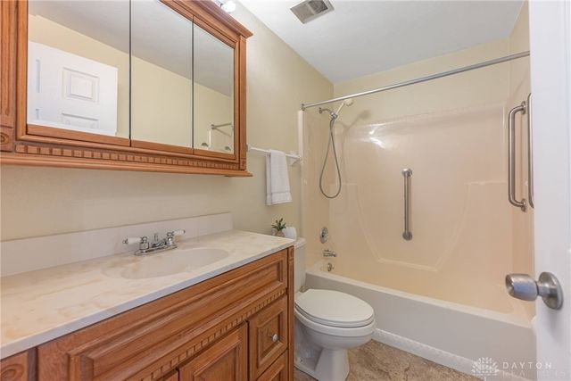 2106 Wellington Court, Fairborn, OH 45324