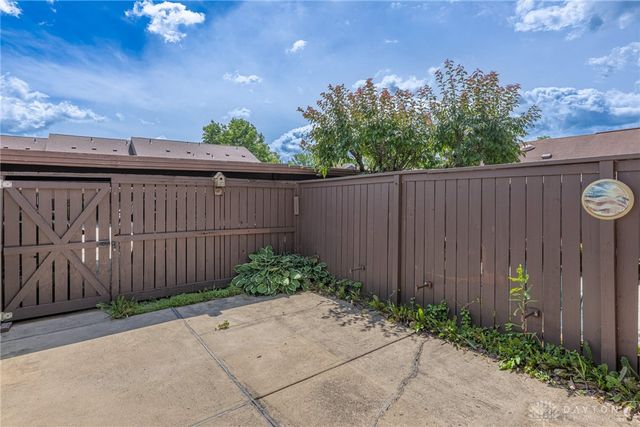 2106 Wellington Court, Fairborn, OH 45324