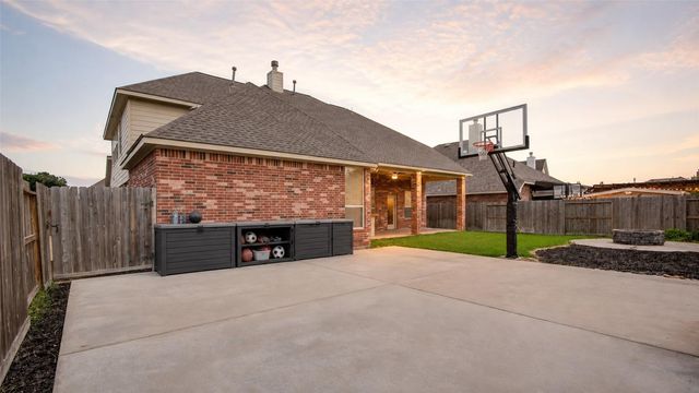 22423 Wenbury Drive, Tomball, TX 77375