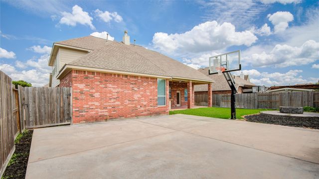 22423 Wenbury Drive, Tomball, TX 77375