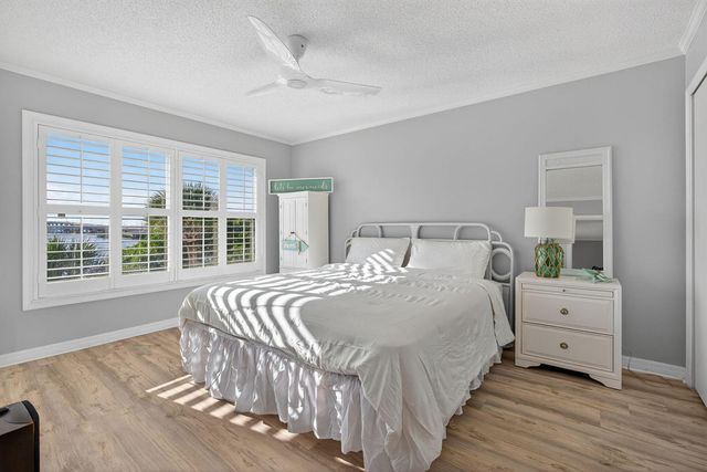 390 NE Edgewater Drive 403, Stuart, FL 34996