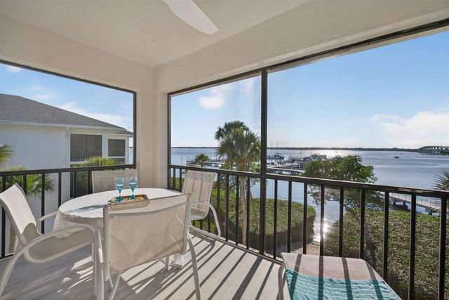 390 NE Edgewater Drive 403, Stuart, FL 34996