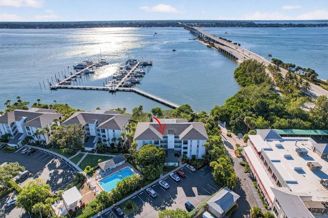 390 NE Edgewater Drive 403, Stuart, FL 34996