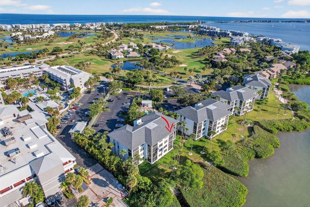 390 NE Edgewater Drive 403, Stuart, FL 34996