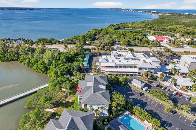 390 NE Edgewater Drive 403, Stuart, FL 34996
