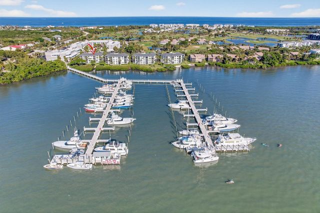 390 NE Edgewater Drive 403, Stuart, FL 34996