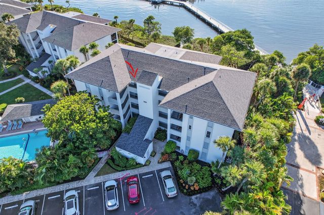 390 NE Edgewater Drive 403, Stuart, FL 34996