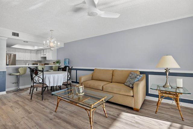 390 NE Edgewater Drive 403, Stuart, FL 34996