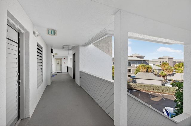 390 NE Edgewater Drive 403, Stuart, FL 34996