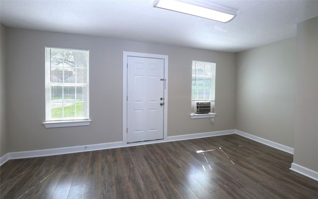 5520 Lawson, Houston, TX 77023