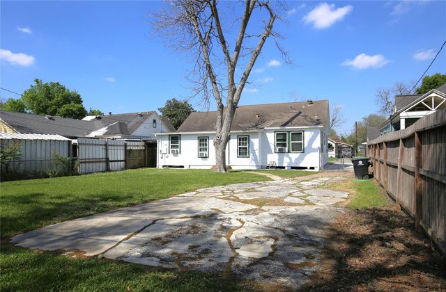 5520 Lawson, Houston, TX 77023