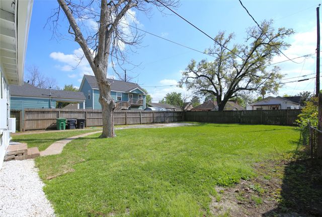 5520 Lawson, Houston, TX 77023