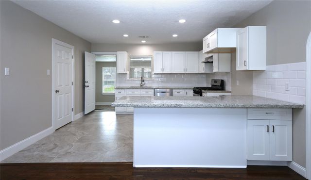 5520 Lawson, Houston, TX 77023