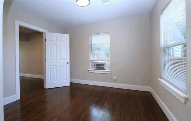 5520 Lawson, Houston, TX 77023