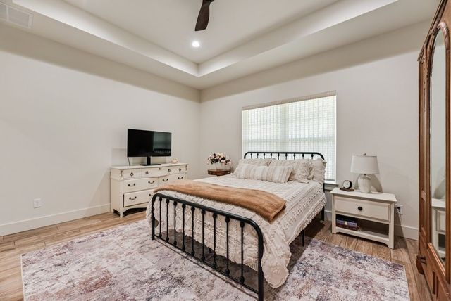 245 Creek Crossing Street, Alvord, TX 76225