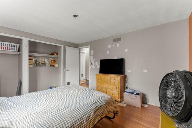 38320 Townhall Street, Harrison Charter Township, MI 48045