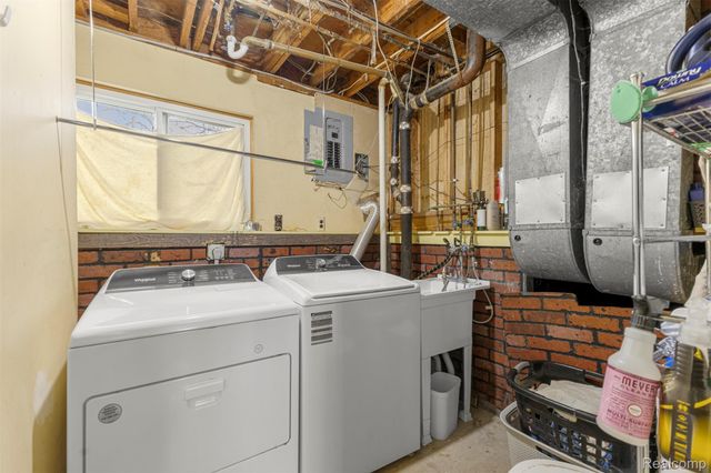 38320 Townhall Street, Harrison Charter Township, MI 48045