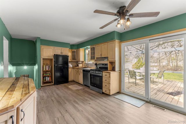 38320 Townhall Street, Harrison Charter Township, MI 48045