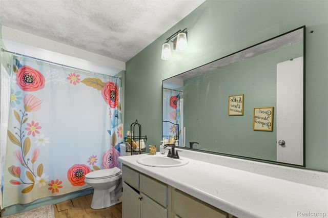 38320 Townhall Street, Harrison Charter Township, MI 48045